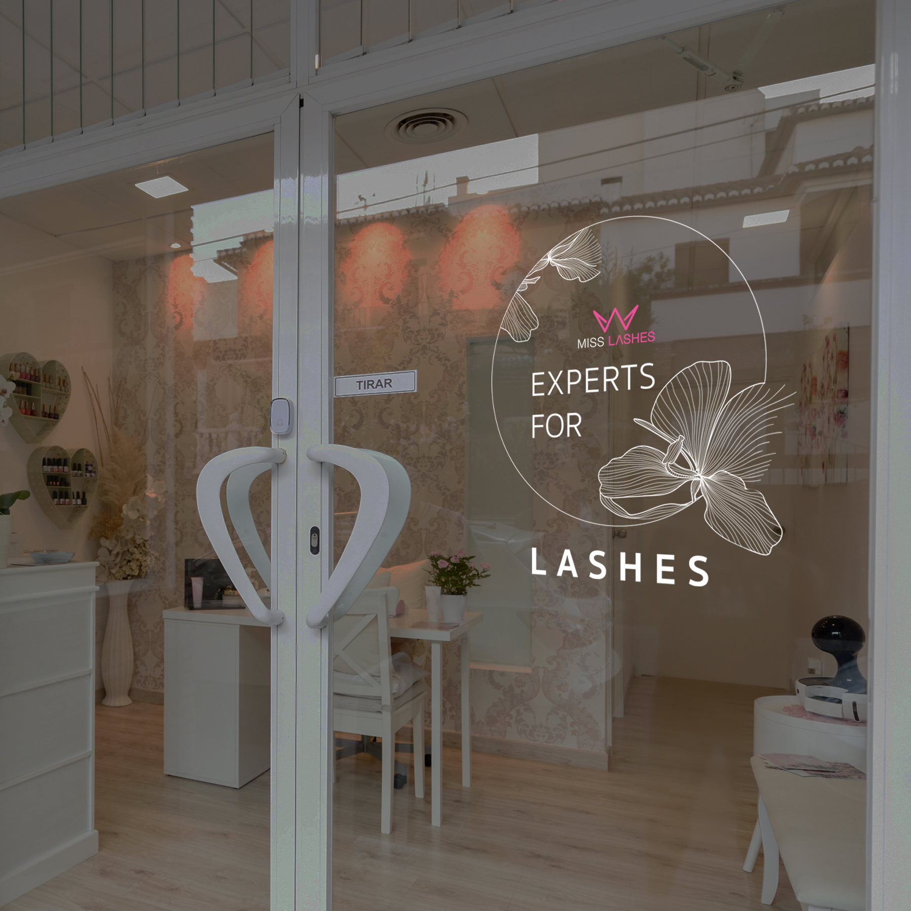 Window Sticker | Experts for Lashes